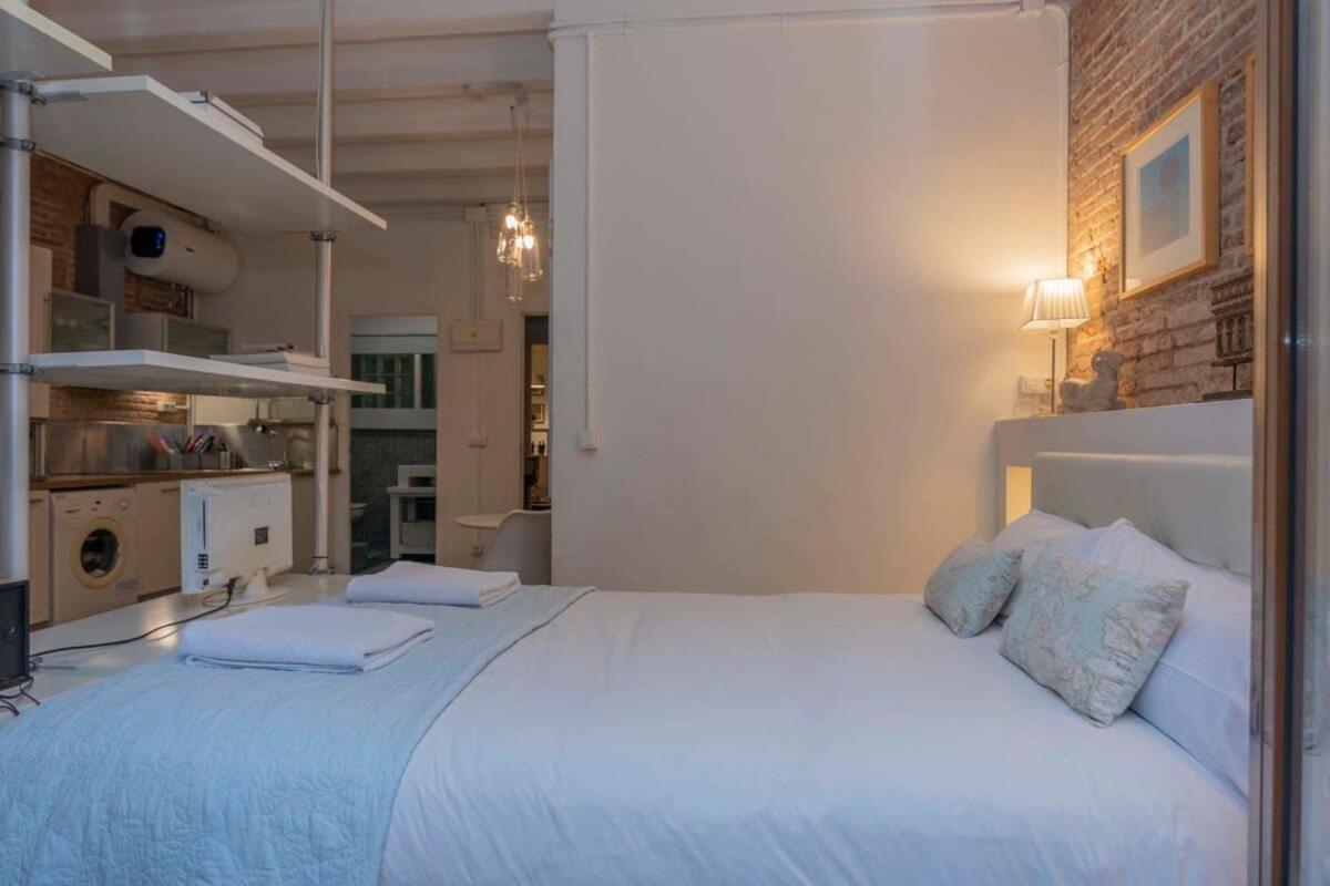 Exclusive 2 Bedroom Apartment In The City Center Barcelona Eksteriør billede