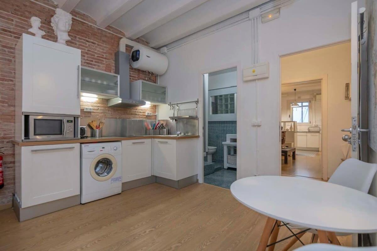 Exclusive 2 Bedroom Apartment In The City Center Barcelona Eksteriør billede